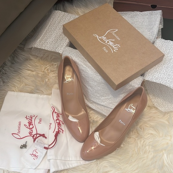 Christian Louboutin Paris - Picture 2 of 3